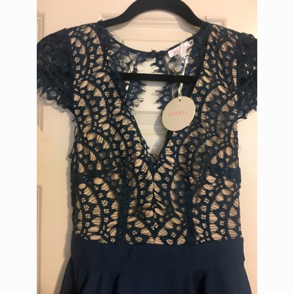 NWT Navy Blue &Nude Lace Dress - Picture 2 of 3